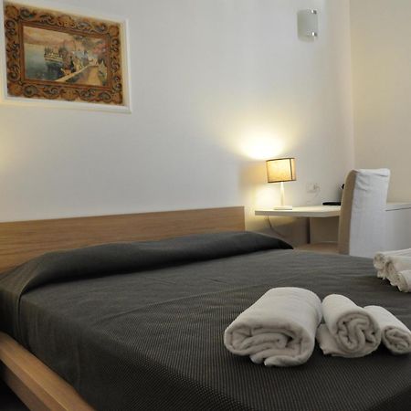 Rooms And Breakfast Zefiro San Vito Lo Capo Luaran gambar