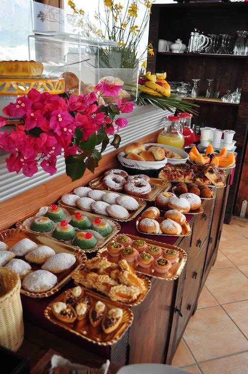 Rooms And Breakfast Zefiro San Vito Lo Capo Luaran gambar
