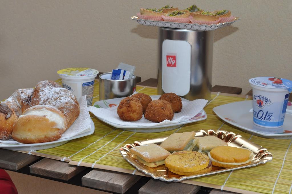 Rooms And Breakfast Zefiro San Vito Lo Capo Luaran gambar